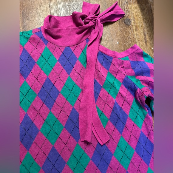 NY & Company Sweater - Picture 2 of 4